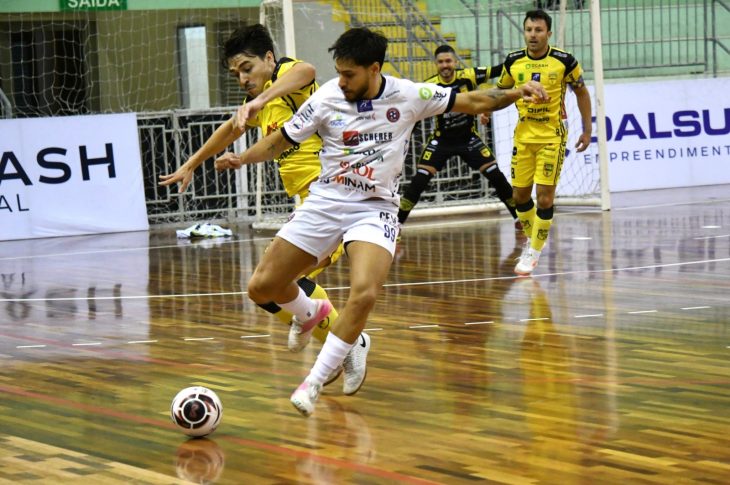 Jaraguá Futsal mantém invencibilidade no Catarinense