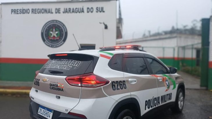 Dois foragidos da Justiça são presos no Norte de SC