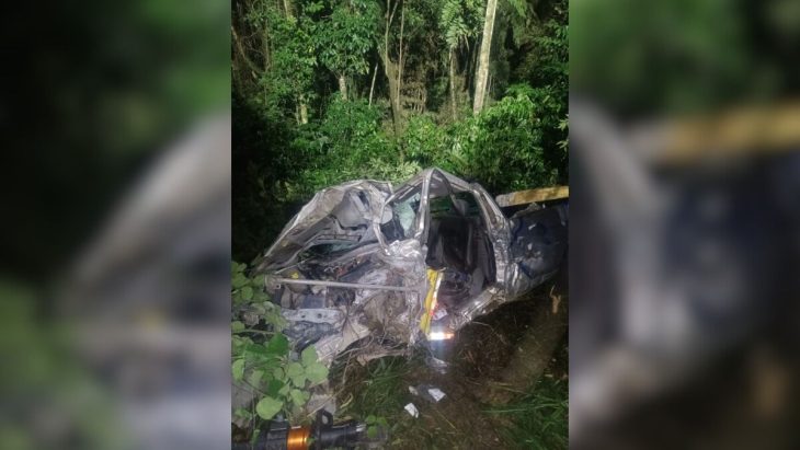 Motorista morre após colisão frontal com caminhão na BR-470