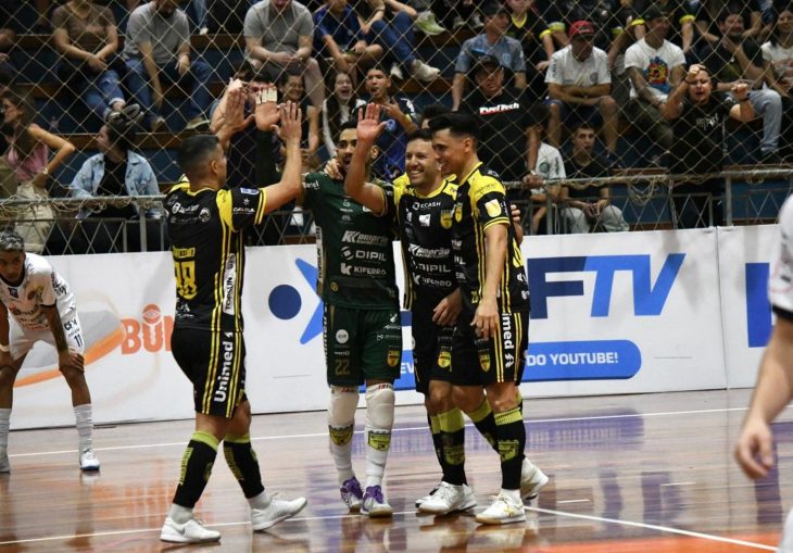 Jaraguá Futsal vence fora de casa e se mantém invicto na Liga Nacional