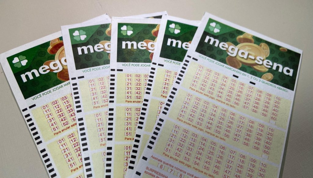 Mega-Sena: ninguém acerta e prêmio acumula em R$ 12 milhões