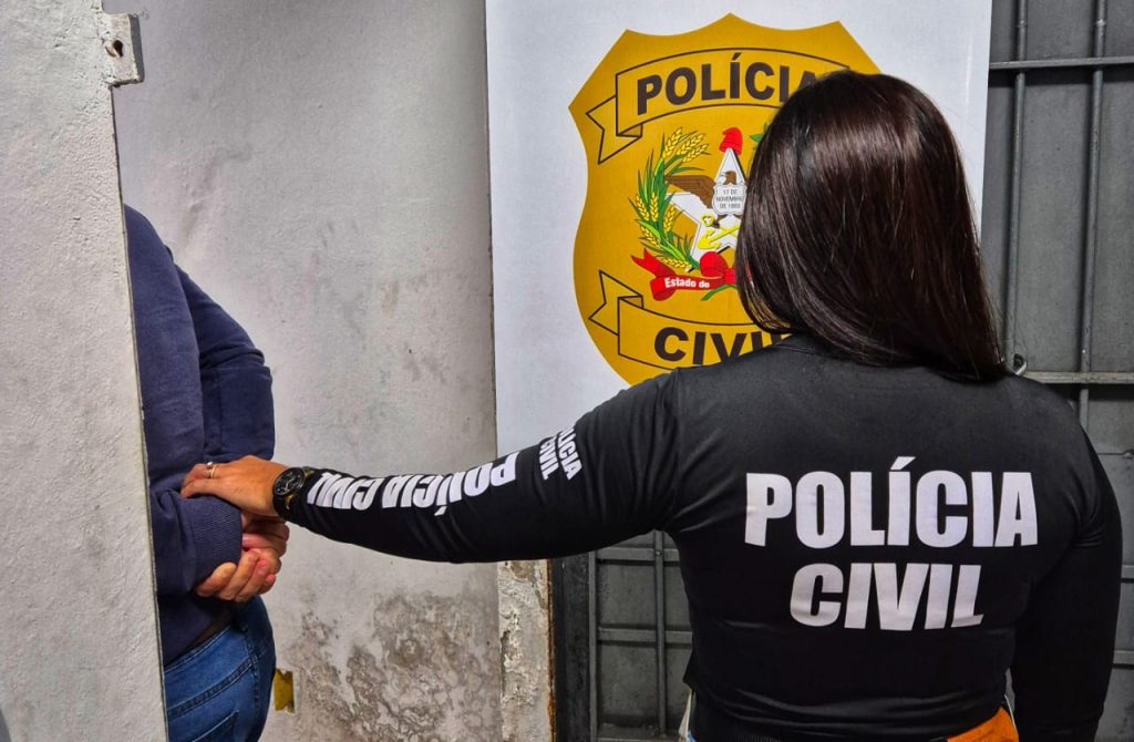 Polícia Civil prende acusado de pornografia infantil em Brusque