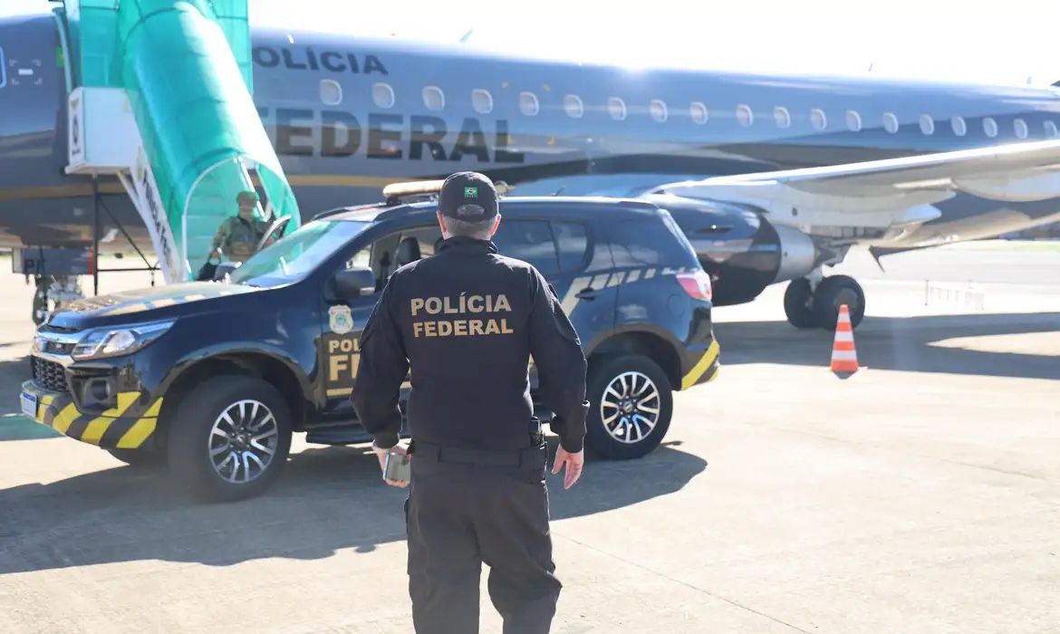 Líder do PCC é expulso da Bolívia e levado para presídio em Brasília