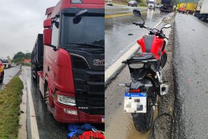 Grave: motociclista fica ferido ao cair e ser arrastado por caminhão