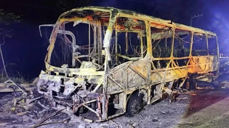 Acidente envolvendo micro-ônibus deixa duas pessoas mortas no Norte de SC
