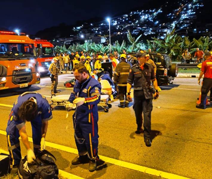 Motociclista sobrevive a acidente grave na Via Expressa Sul