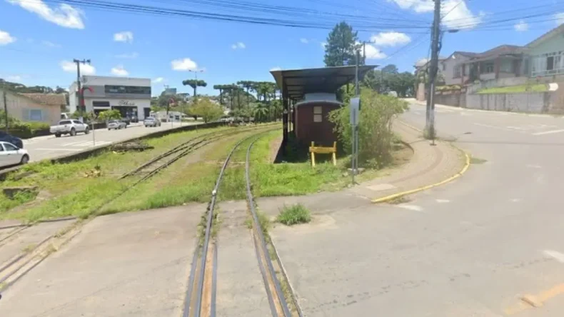 Adolescente de 17 anos é atropelado por trem em SC