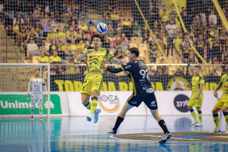 Jaraguá Futsal vence duelo de líderes pelo Campeonato Estadual