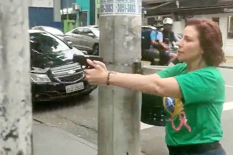 Por unanimidade, STF condena Zambelli a 10 anos de prisão
