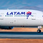 Criança fica ferida ao sofrer corte no dedo em voo da Latam