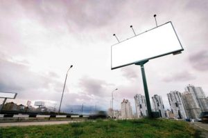 MPF cobra adequação de painéis publicitários em passarelas na BR-101