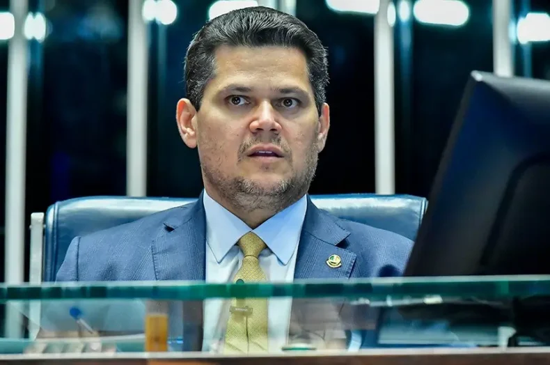 Davi Alcolumbre barra CPMI do Banco Master; entenda