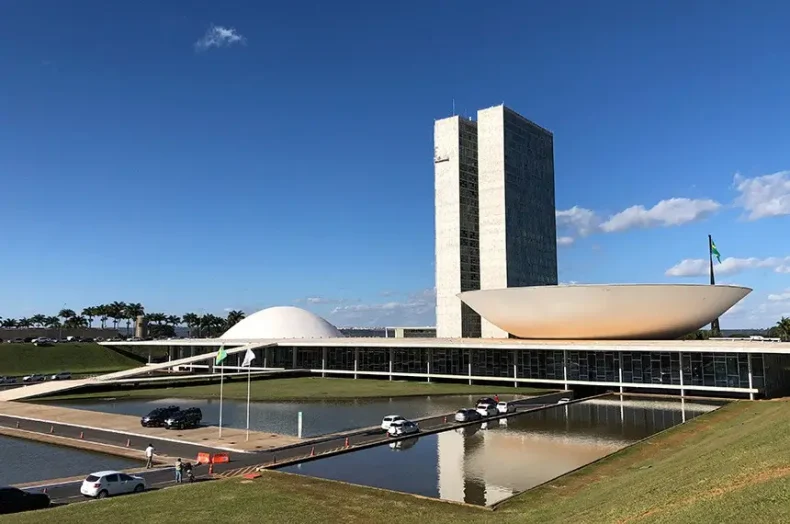 Pedido de CPMI para investigar fraudes no INSS é protocolado