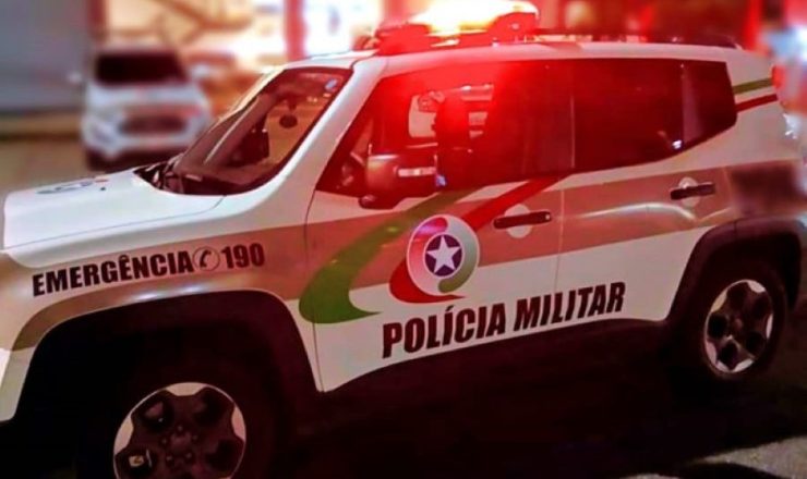 Dois homens são presos por agredirem as próprias mães