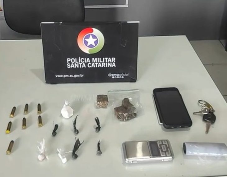 Homem é preso com diversos tipos de drogas e munições