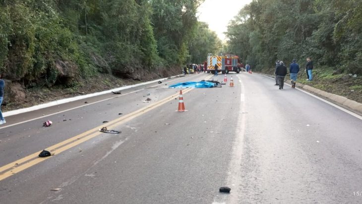 Motociclista morre em colisão frontal com carro na BR-282