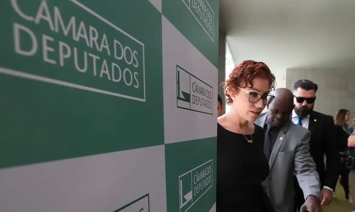 STF mantém condenação de Zambelli; saiba detalhes do julgamento