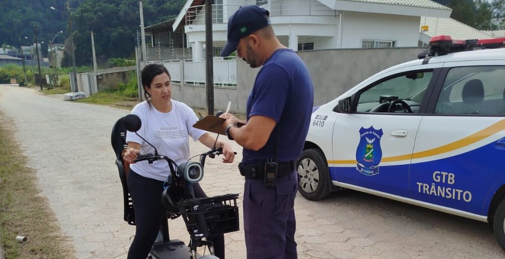 Cidade de SC é a 1ª do Brasil a oferecer curso para condutor de autopropelidos