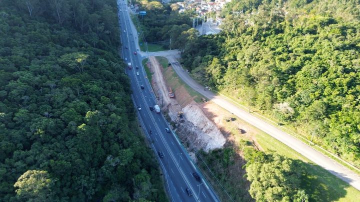 Florianópolis: obras de triplicação avançam na SC-401