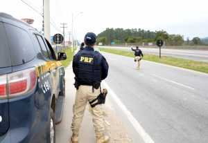 Blitz educativa simula embriaguez; veja mudanças no trânsito na BR-470