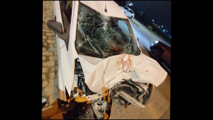 Motociclista morre e mulher fica ferida em grave acidente