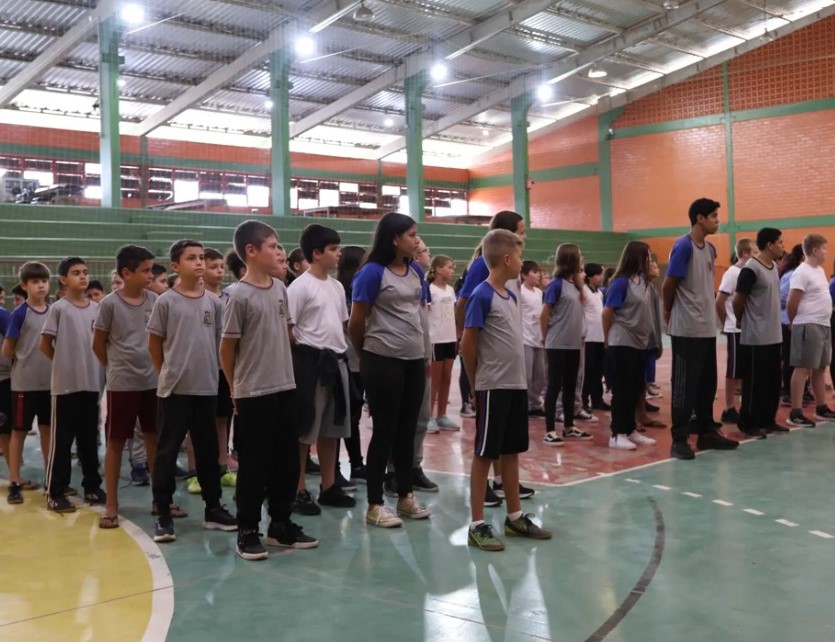 “Em SC a ONU não vai proibir é nada”, diz Jorginho sobre escolas cívico-militares