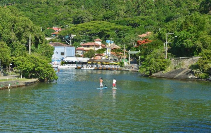Capital: Prefeitura inicia manutenção no canal da Barra da Lagoa