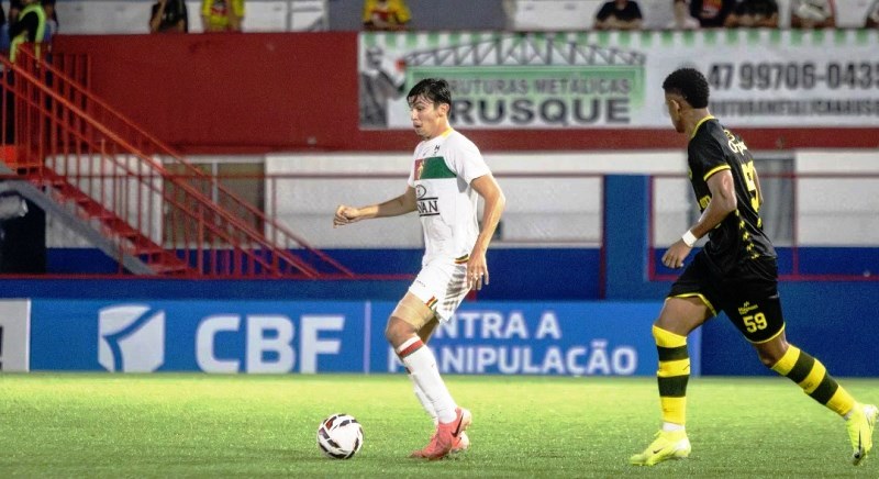 Caçula entre os titulares, Biel valoriza momento como destaque no Brusque