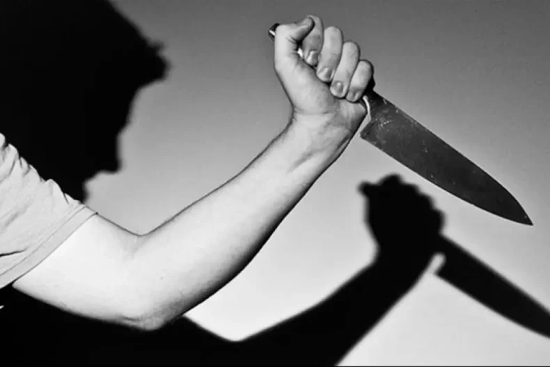 Mãe e filho são esfaqueados em SC; suspeito foge do local