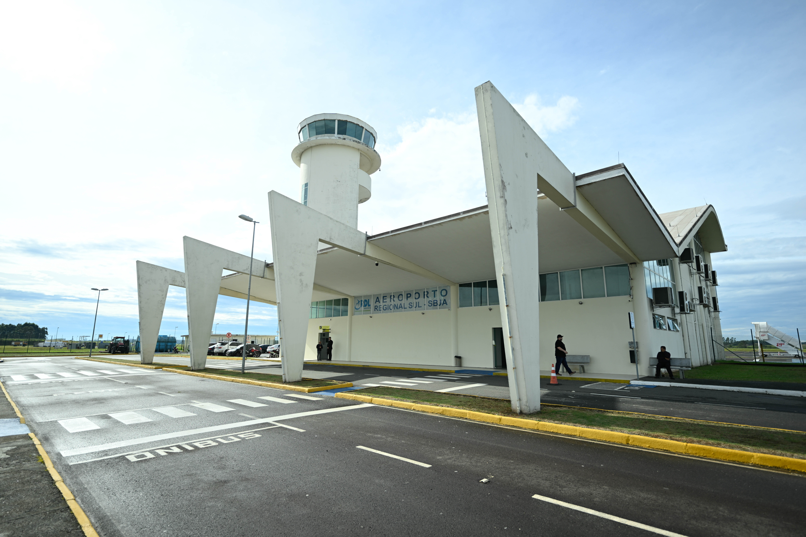 Primeira PPP de SC: Jorginho assina concessão do Aeroporto de Jaguaruna
