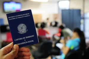 Redução da jornada de trabalho no Brasil é pauta em comissão do Senado