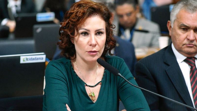 Perda de mandato de Carla Zambelli é determinada pelo STF