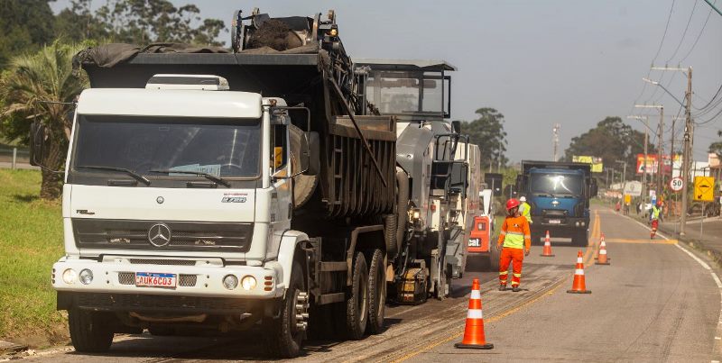 Trechos da BR-101 em SC têm obras nesta semana na região de Imbituba