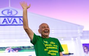 Havan nega valor de patrocínio da Copa 2026 na Globo e critica Folha de S.Paulo