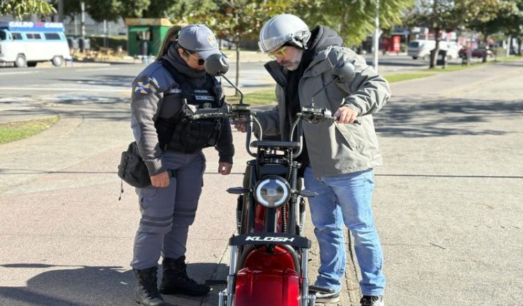 Novas regras para ciclomotores entram em vigor hoje