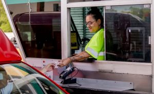 Arteris Litoral Sul realiza processo seletivo para operador de pedágio
