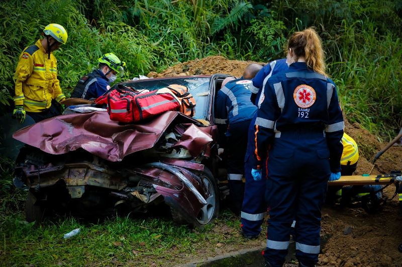 Equipes do Samu fazem simulado para desastres naturais em Blumenau