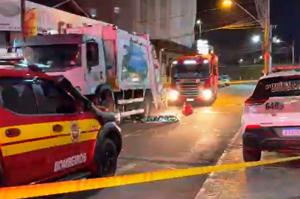 Homem em situação de rua morre atropelado por caminhão do lixo