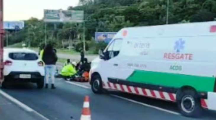 Motociclista morre em acidente com duas motos e carro na BR-101
