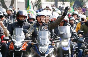MPF arquiva processo contra Bolsonaro sobre uso de cartão corporativo em motociatas