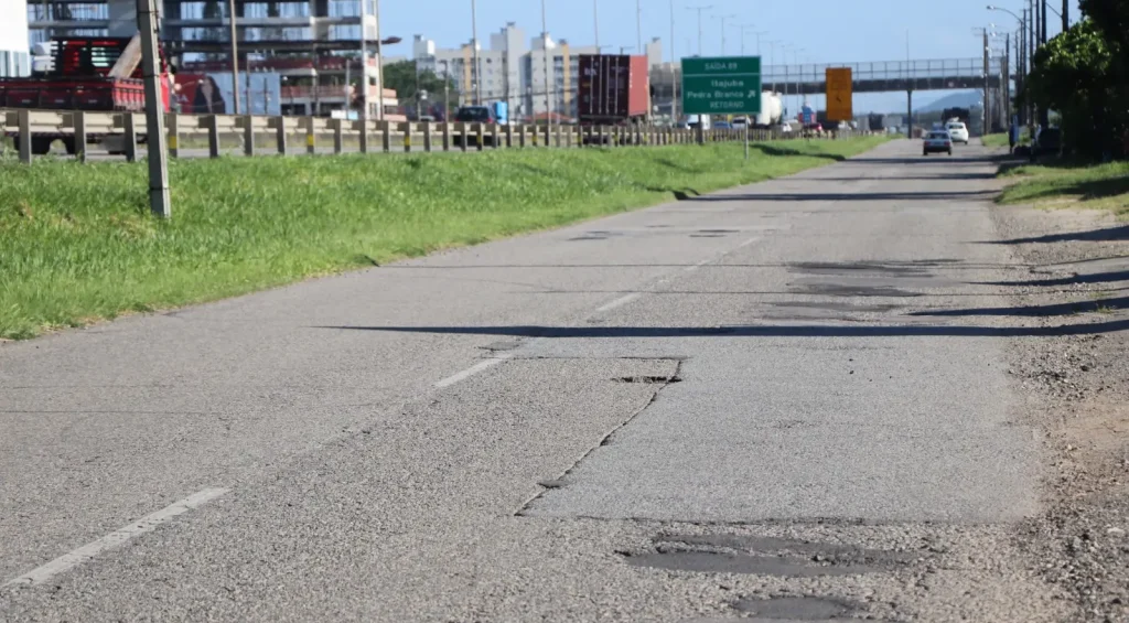 MPF vistoria marginais da BR-101 em Barra Velha
