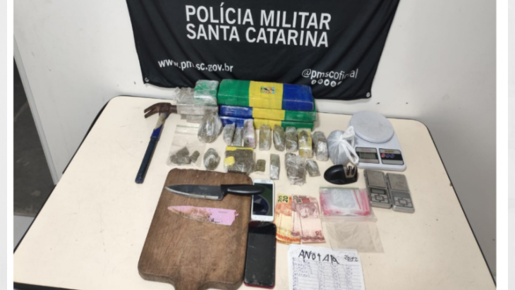 Odor de maconha leva PM a encontrar 4 kg da droga com traficante