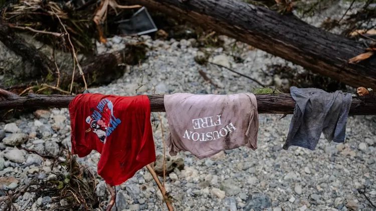 Vídeo: passa de 80 o número de mortos em enchente no Texas