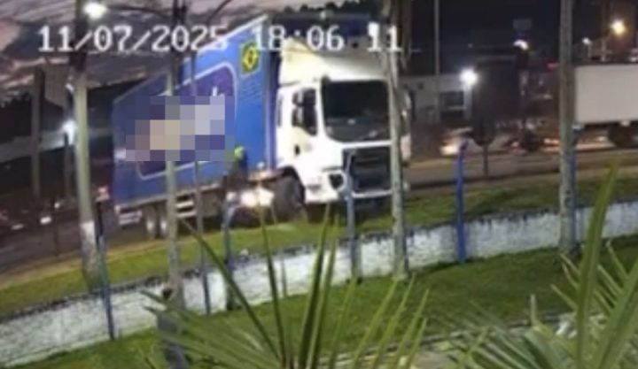 Vídeo: motociclista é atropelado por caminhoneiro embriagado na BR-101