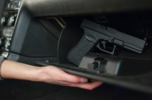 Colecionador é condenado por porte ilegal de arma; entenda