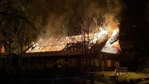 Vídeo: retiro religioso pega fogo e movimenta bombeiros em SC