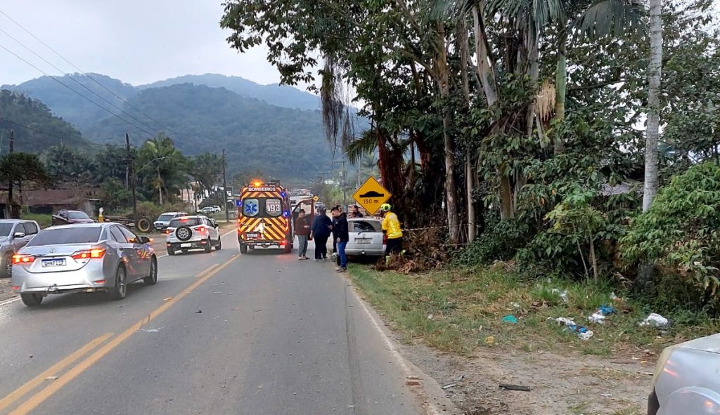 Motociclista morre após fazer conversão em rodovia do Vale do Itajaí