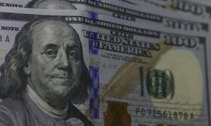 Após tarifaço dos EUA, madeireira catarinense anuncia férias coletivas