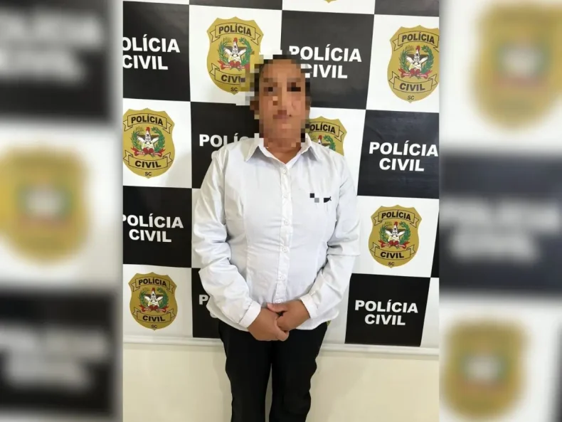 Foragida de facção criminosa do Ceará é presa em escola de SC