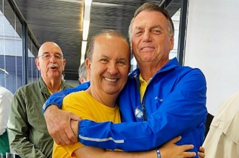 Jorginho Mello quebra silêncio e sai em defesa de Bolsonaro